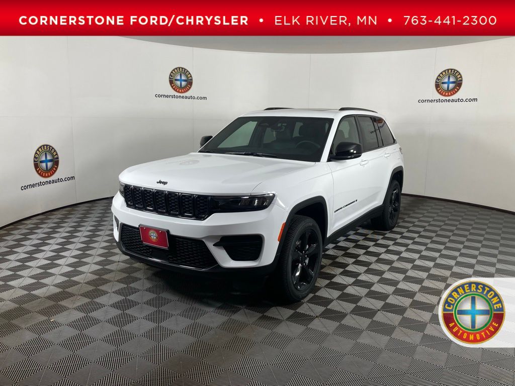 2025 Jeep Grand Cherokee Altitude's photo