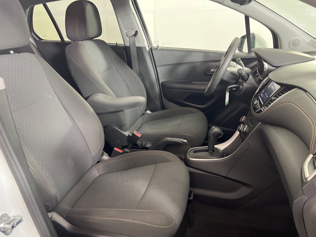 2022 Chevrolet Trax LS photo 18