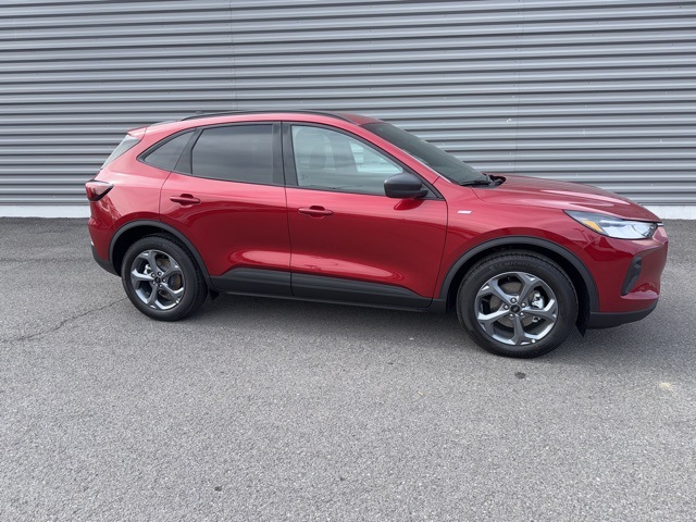 2025 Ford Escape ST-Line photo 2