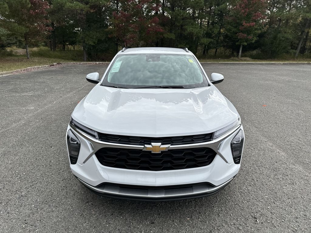 2024 Chevrolet Trax LT photo 3