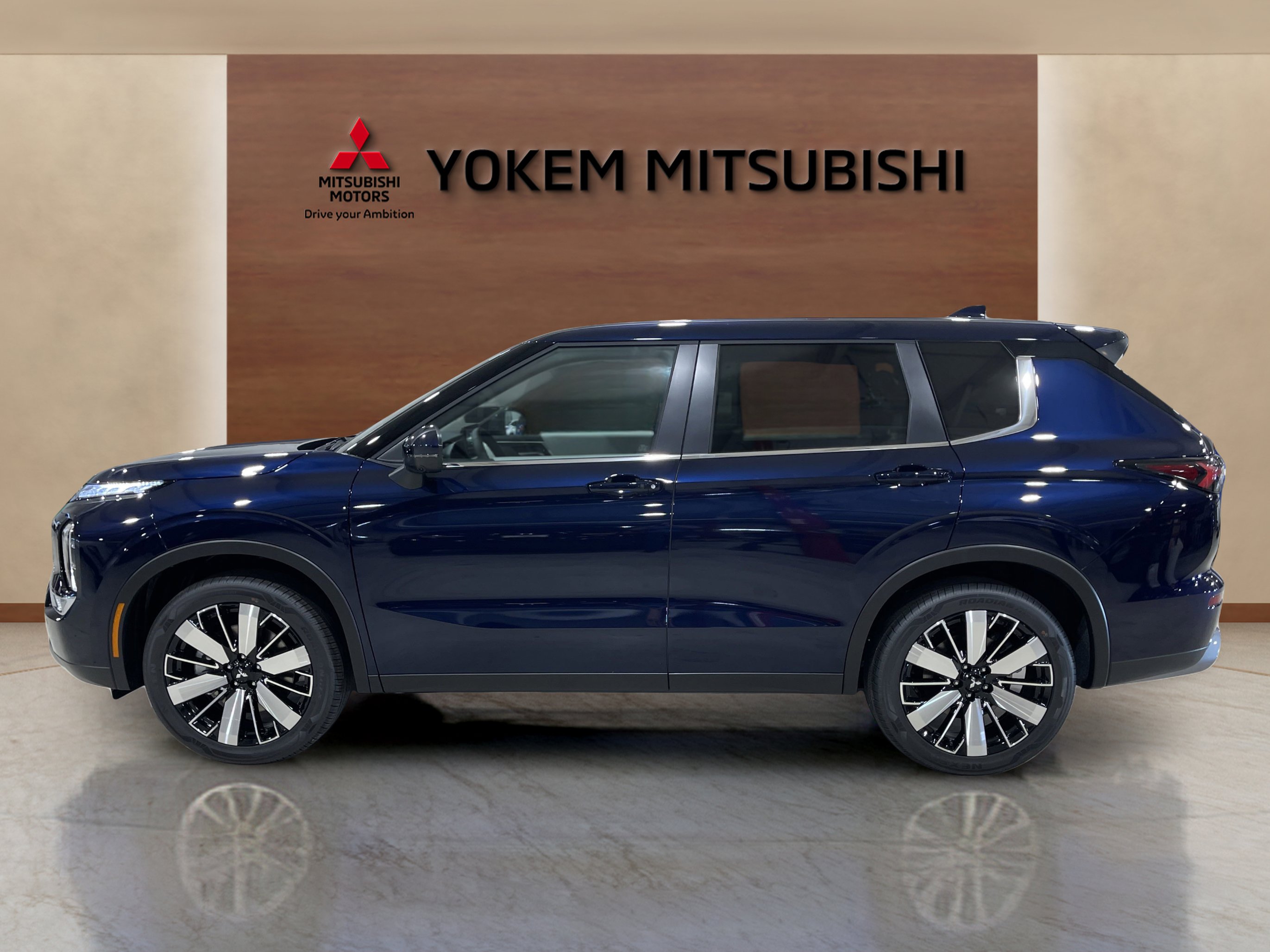 2025 Mitsubishi Outlander SE photo 2