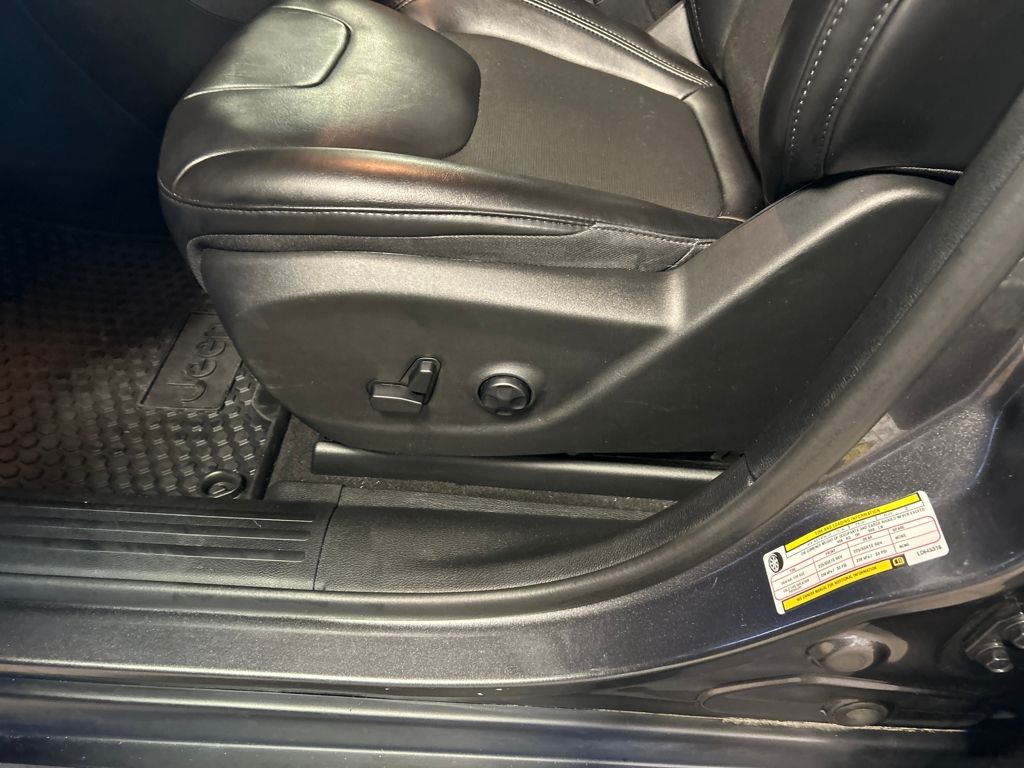 2020 Jeep Cherokee Altitude photo 21
