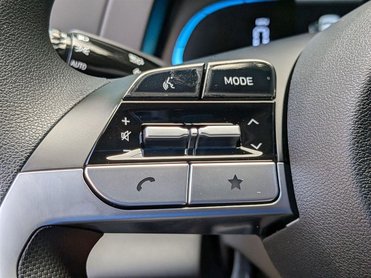 2025 Hyundai Elantra SE photo 15