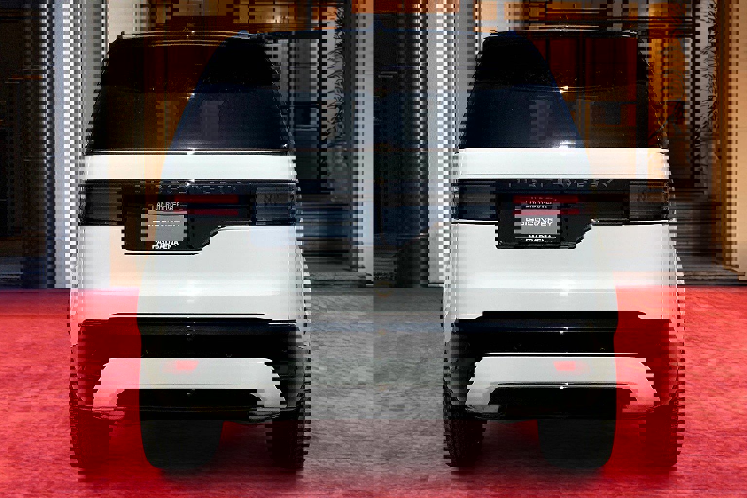 2025 Land Rover Discovery SE photo 4