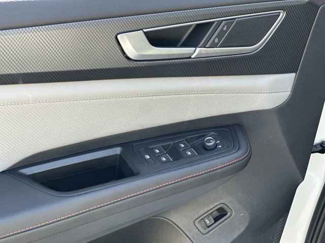 2025 Volkswagen Atlas Peak Edition SE photo 4