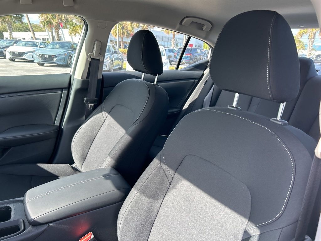 2025 Nissan Sentra S photo 14