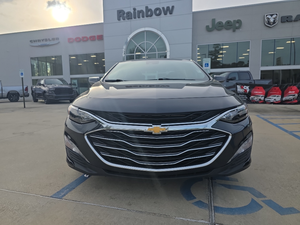 2023 Chevrolet Malibu 1LT photo 2