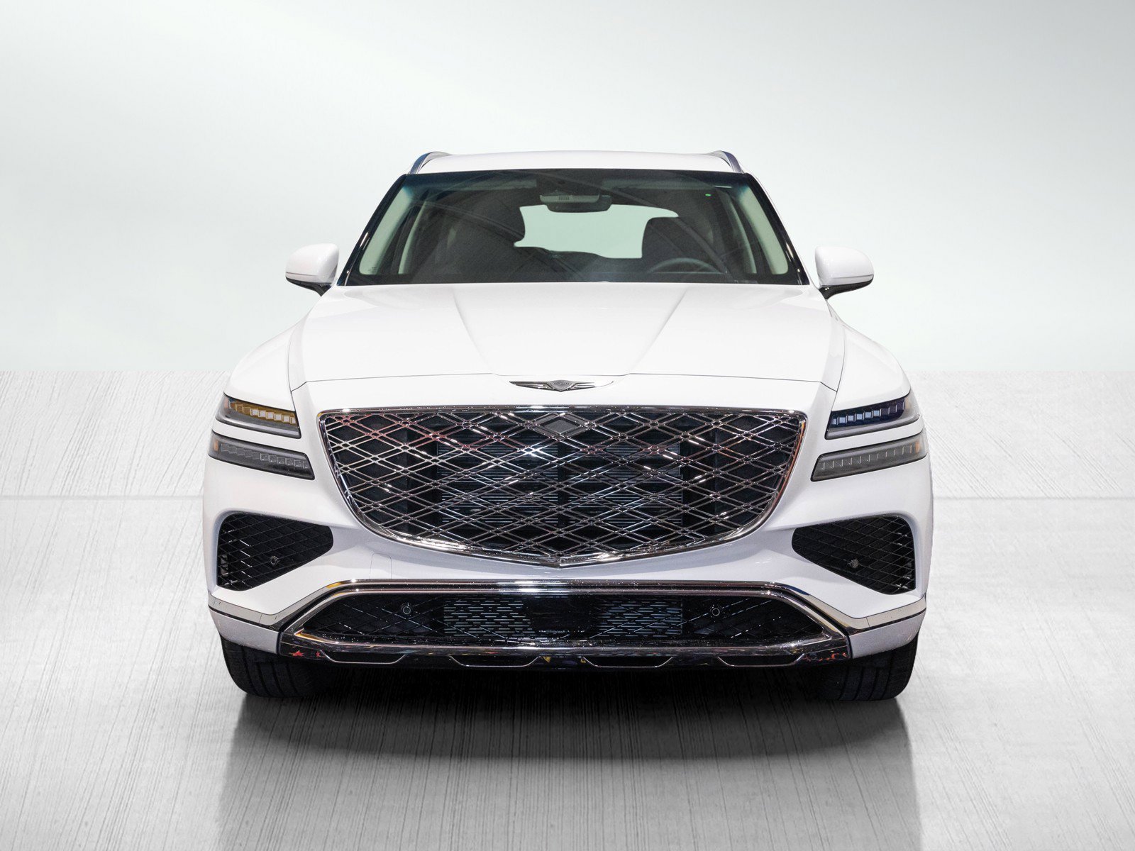 2025 Genesis GV80 2.5T Standard AWD photo 2