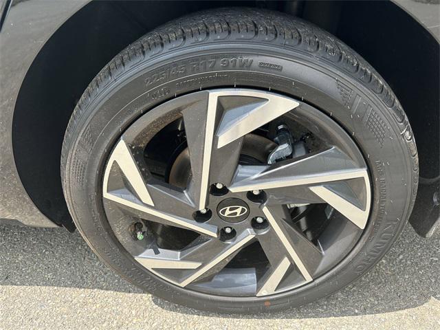 2025 Hyundai Elantra SEL Sport photo 19