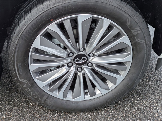 2026 Infiniti QX80 Luxe photo 11