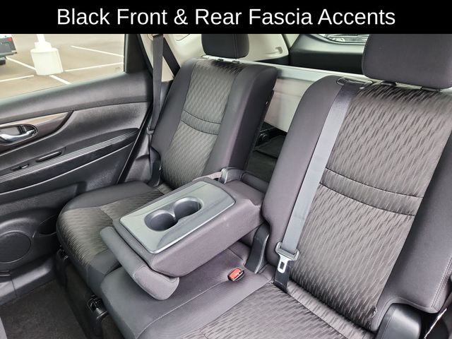 2018 Nissan Rogue SV photo 21