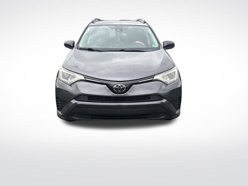 2018 Toyota RAV4 LE photo 4