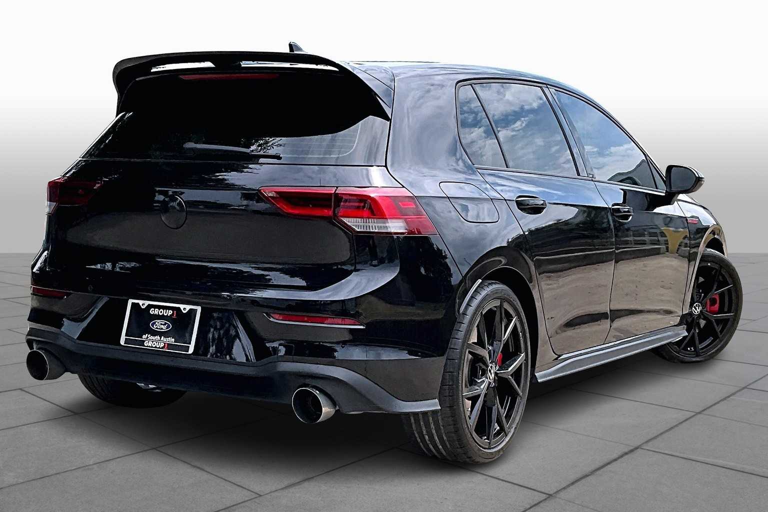 2024 Volkswagen Golf GTI 380 S photo 12