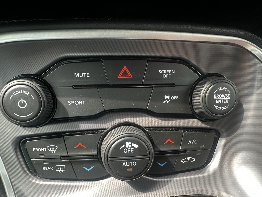 2021 Dodge Challenger SXT photo 17