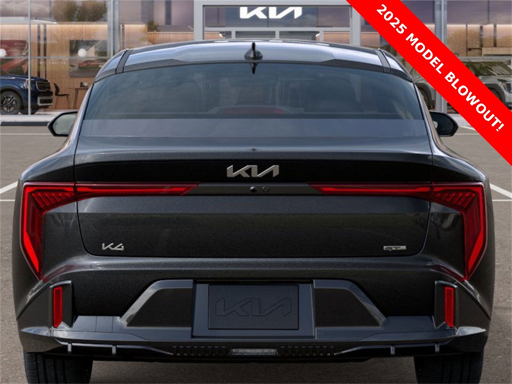 2025 Kia K4 GT-Line photo 11