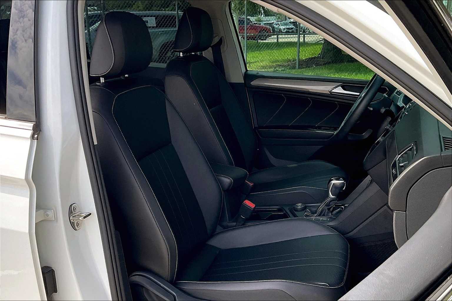 2022 Volkswagen Tiguan SE photo 13