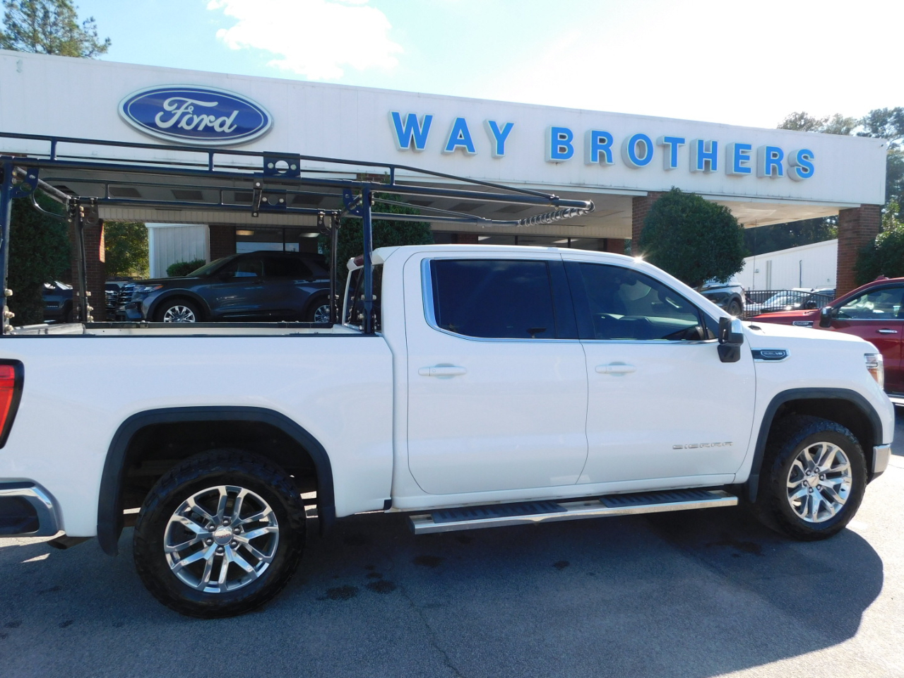 2019 GMC Sierra 1500 SLE's photo