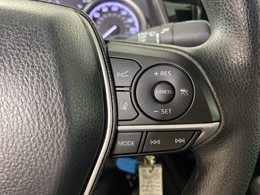 2022 Toyota Camry LE photo 8