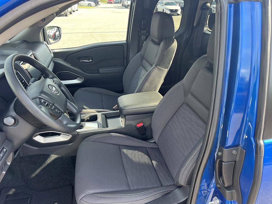 2024 Nissan Frontier SV photo 14