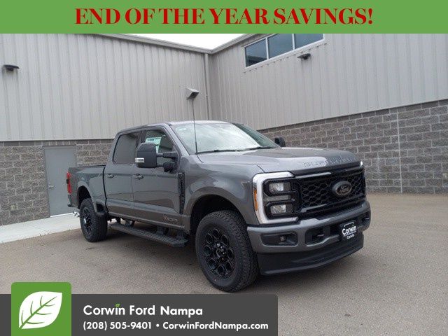 2025 Ford F-350 Super Duty Lariat's photo