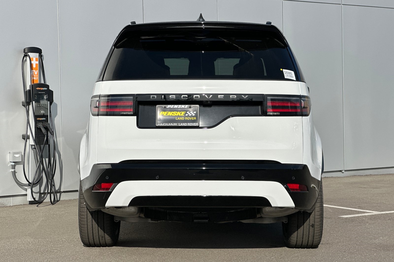 2025 Land Rover Discovery SE photo 2