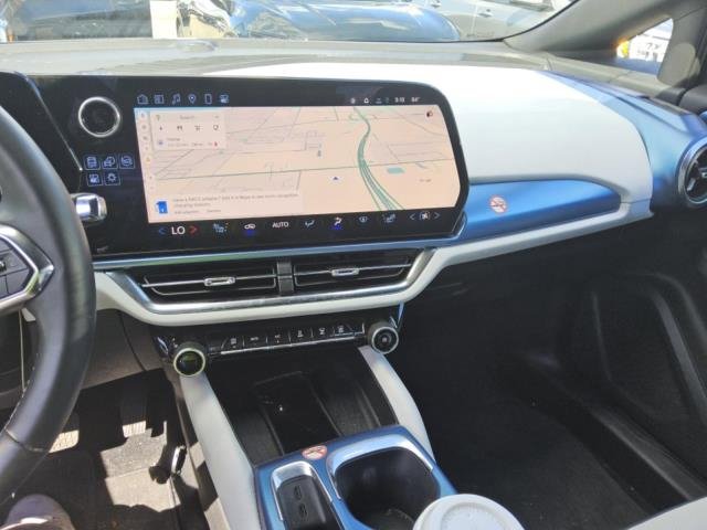 2025 Chevrolet Equinox EV 1LT photo 2