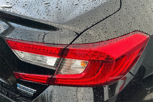 2022 Honda Accord Hybrid Touring photo 3