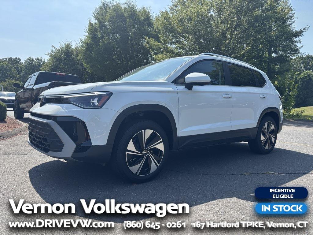 2025 Volkswagen Taos SE's photo
