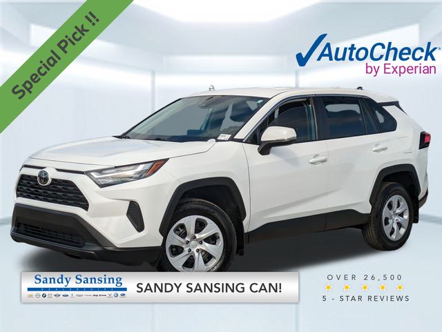 2024 Toyota RAV4 LE's photo