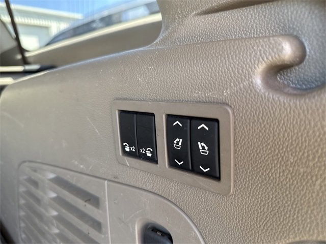 2018 Chevrolet Suburban LT photo 12
