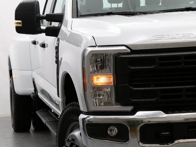 2025 Ford F-350 XL photo 4