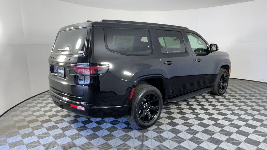 2025 Jeep Wagoneer Series II Carbide photo 4
