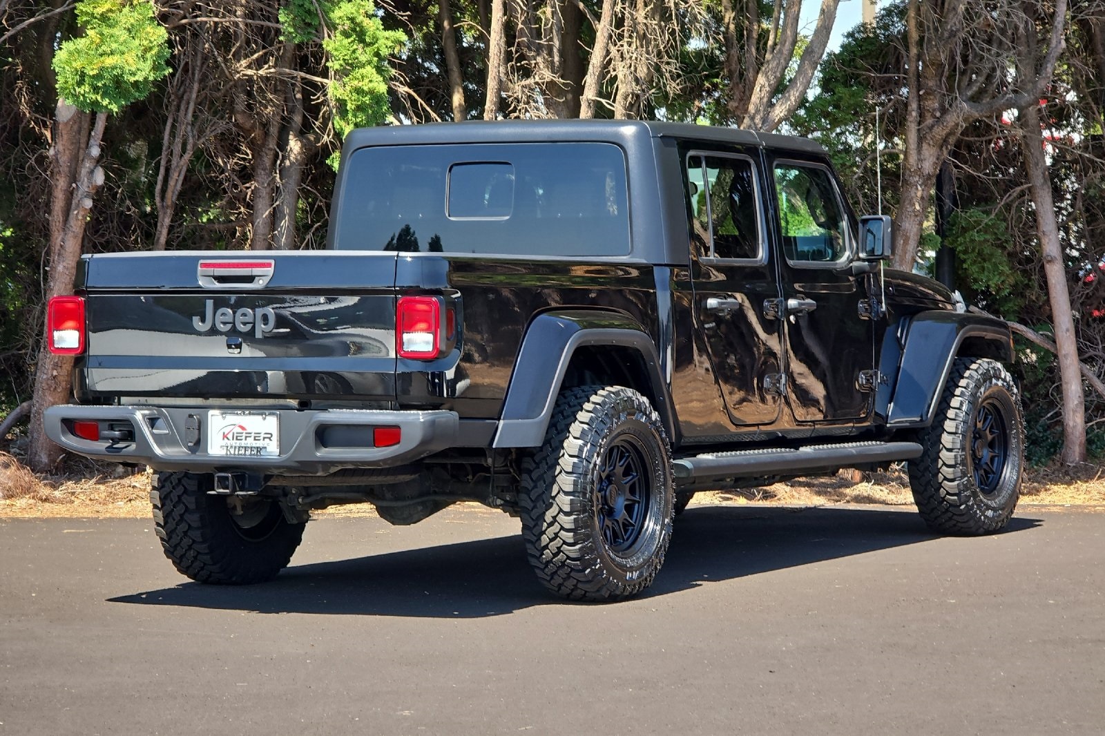 2023 Jeep Gladiator Sport photo 4