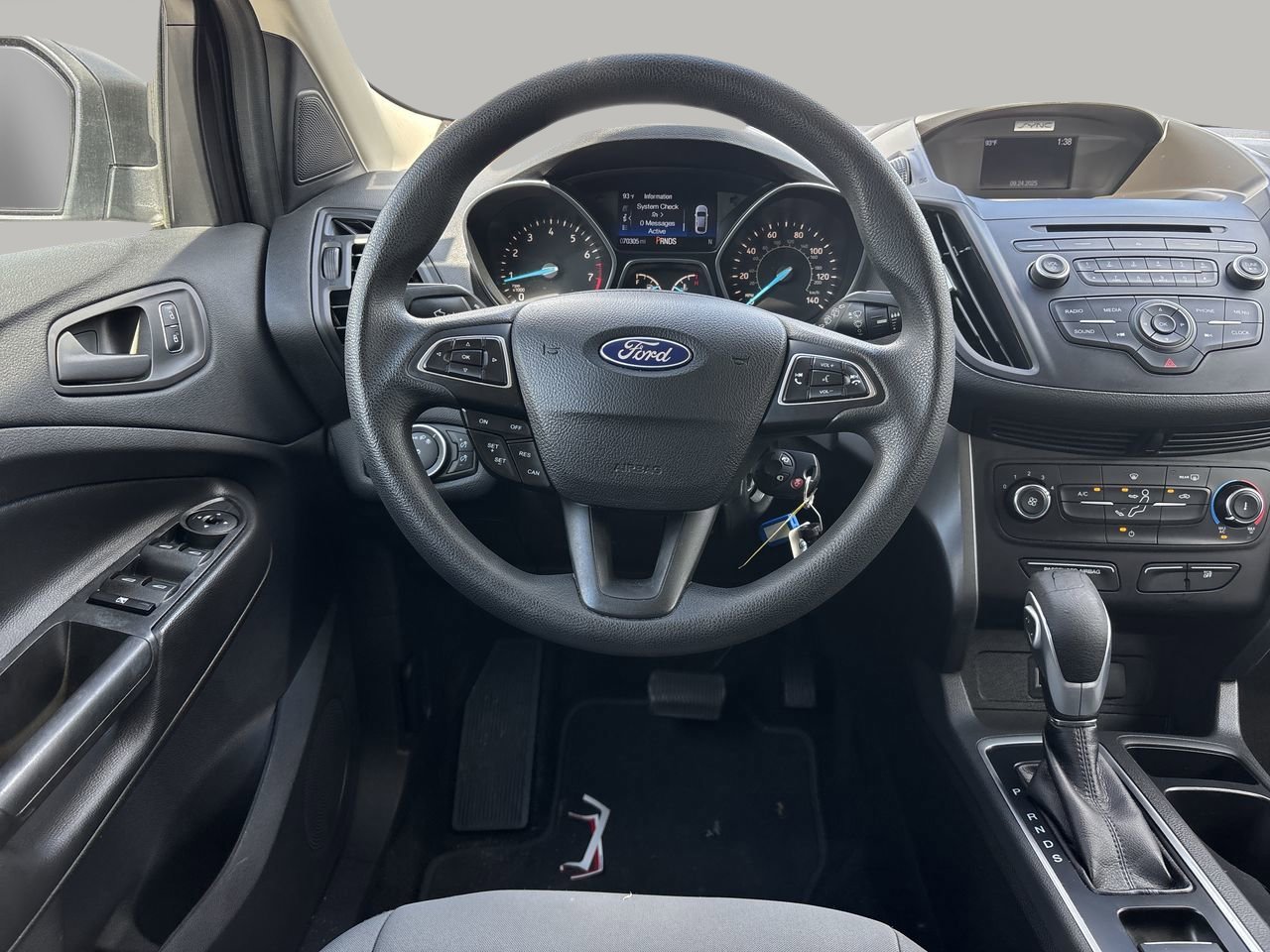 2017 Ford Escape S photo 13