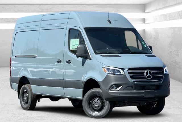 2025 Mercedes-Benz Sprinter Crew Van
