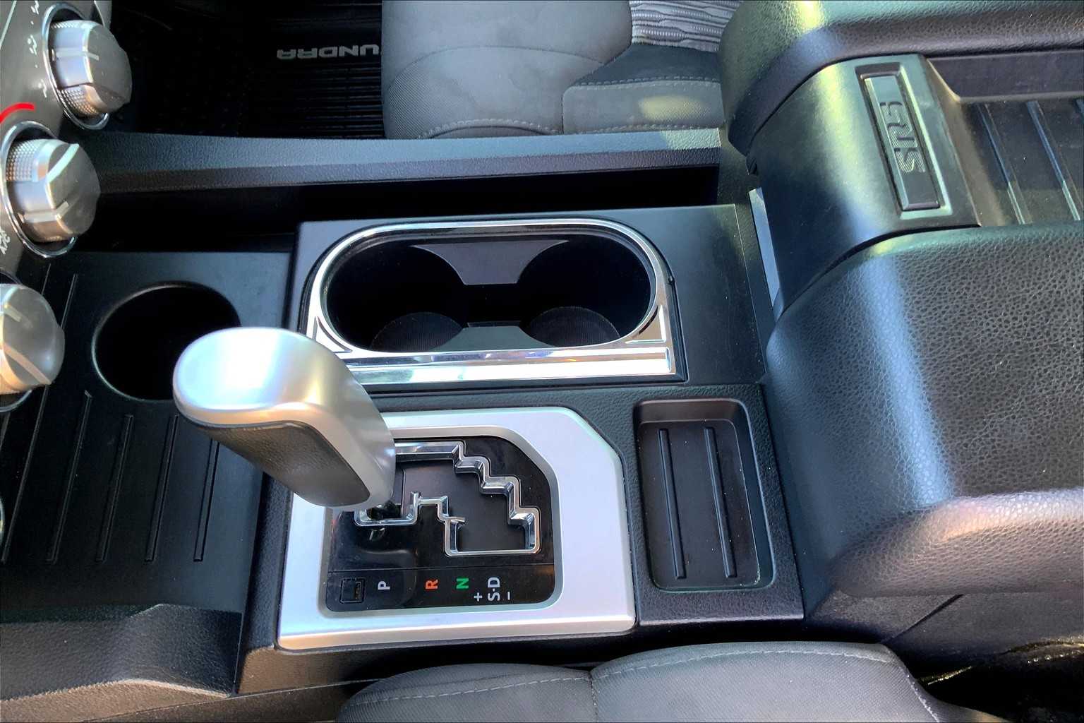 2018 Toyota Tundra SR5 photo 14
