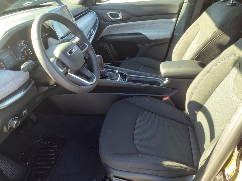 2025 Jeep Compass Sport photo 2