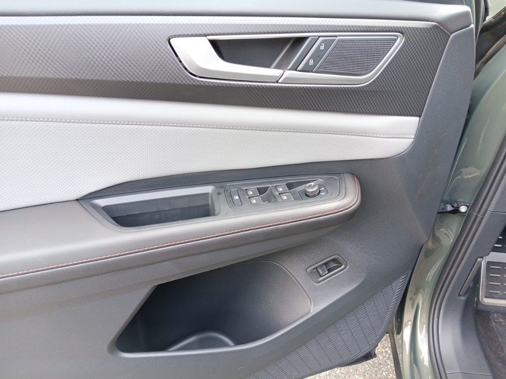 2025 Volkswagen Atlas Peak Edition photo 10
