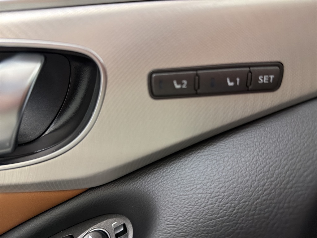 2024 Infiniti Q50 LUXE photo 7