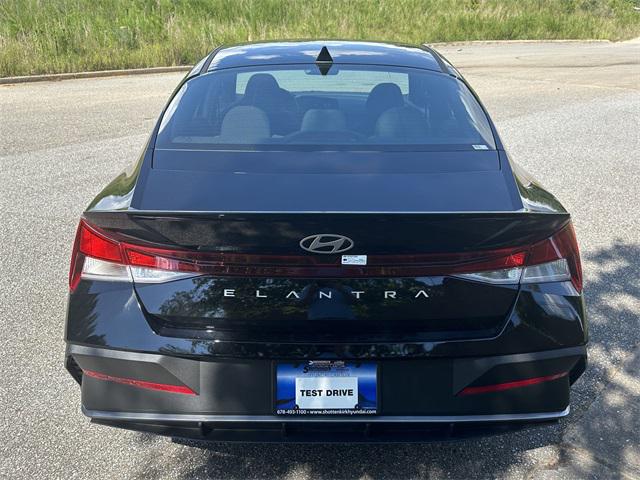 2025 Hyundai Elantra SEL Sport photo 4