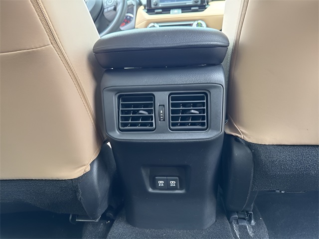 2021 Toyota RAV4 XLE photo 14