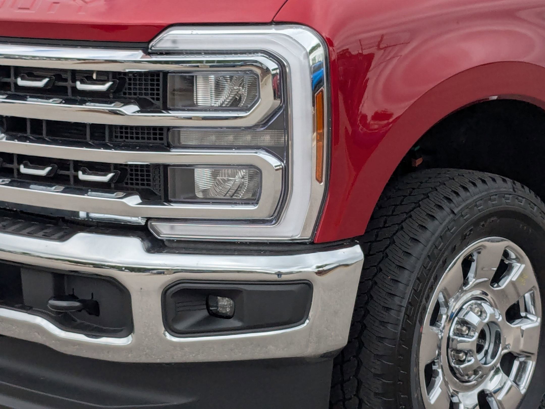 2025 Ford F-250 Lariat photo 2