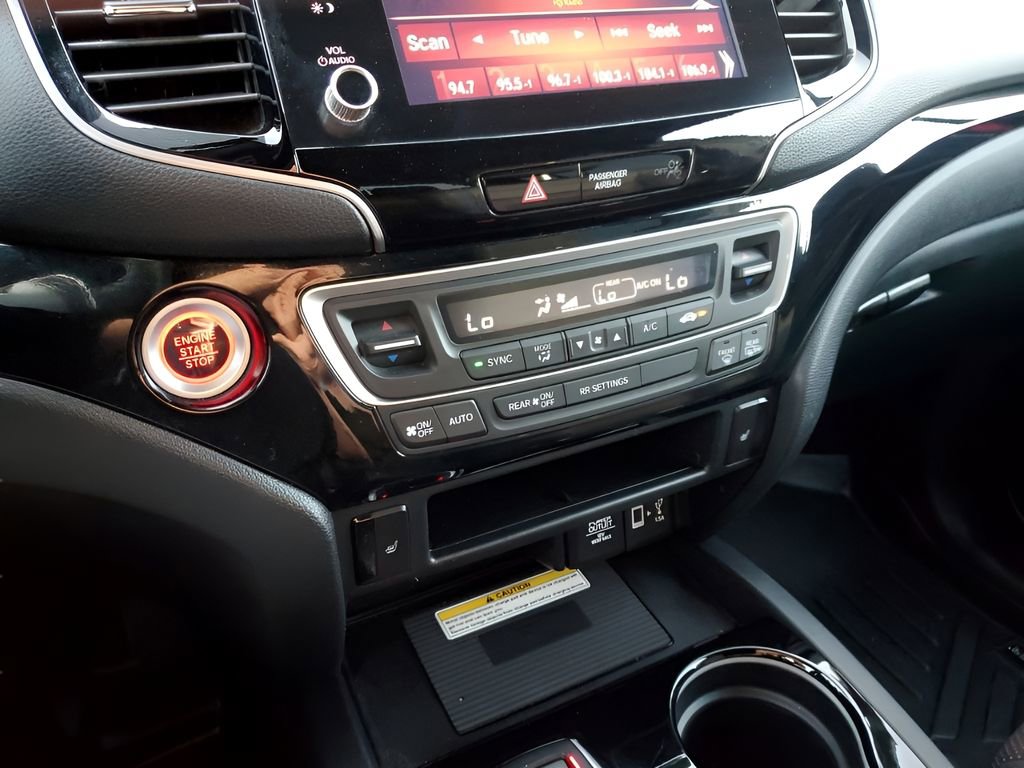 2021 Honda Ridgeline Black Edition photo 38