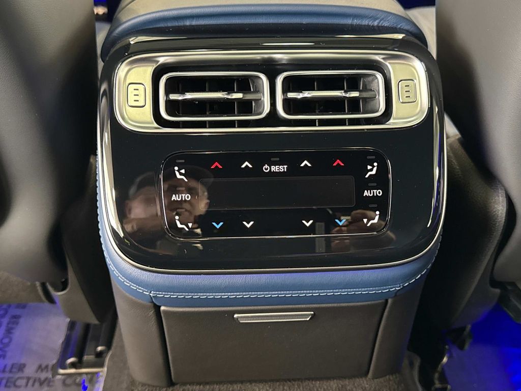 2025 Mercedes Benz S 63 e AMG 4MATIC photo 11
