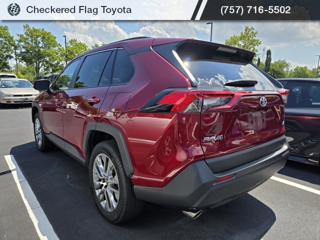 2023 Toyota RAV4 XLE Premium photo 4