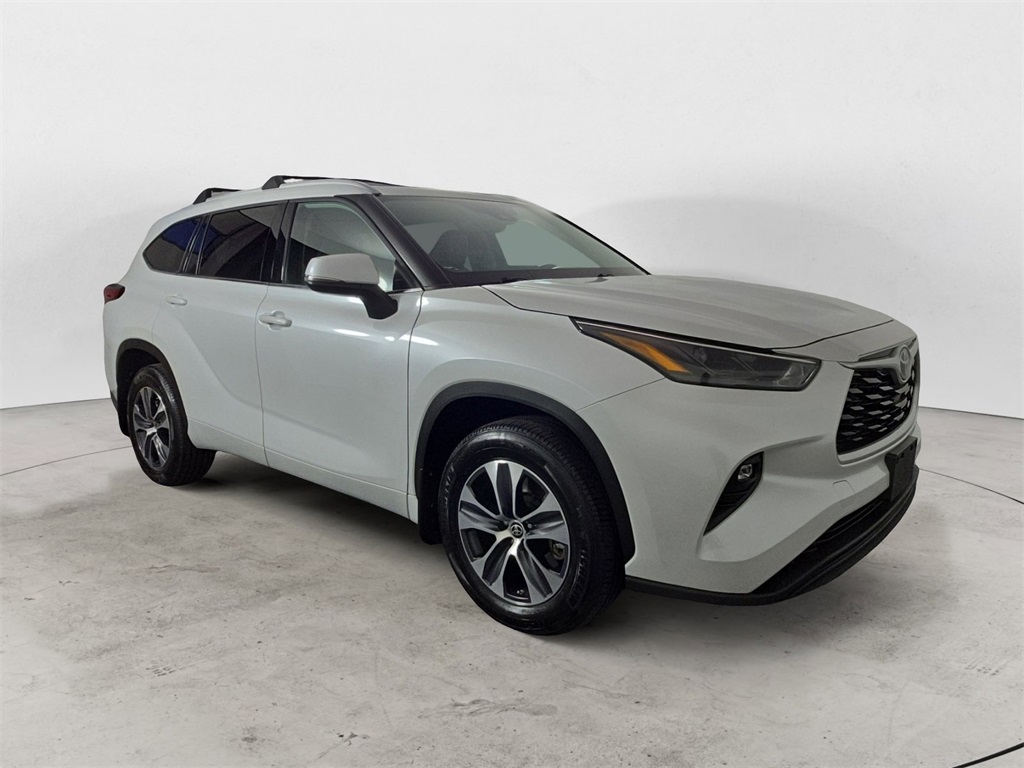 2022 Toyota Highlander XLE photo 7
