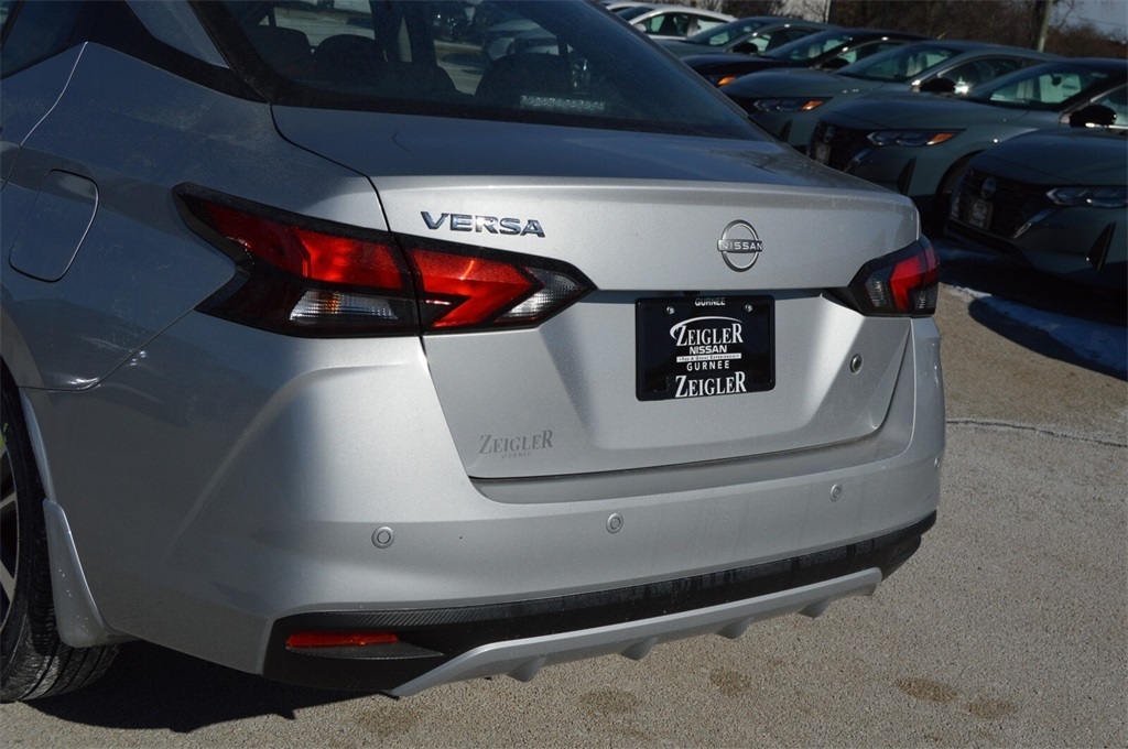 2025 Nissan Versa S photo 8