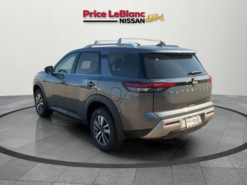 2025 Nissan Pathfinder SL photo 4