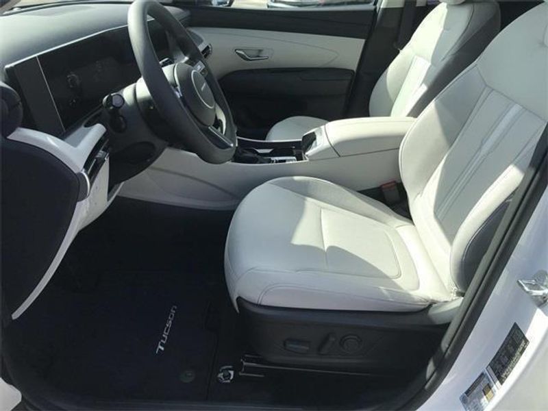 2025 Hyundai Tucson SEL photo 4
