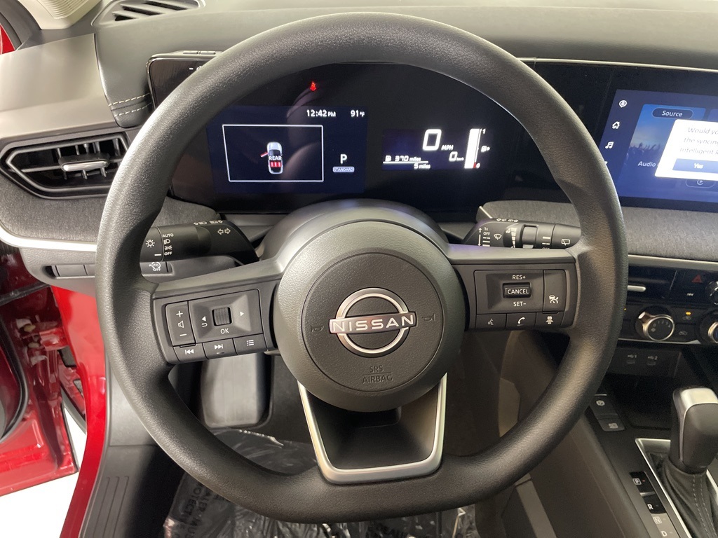 2025 Nissan Kicks SV photo 18